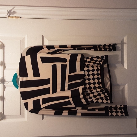 Analili size small blouse - Picture 2 of 2